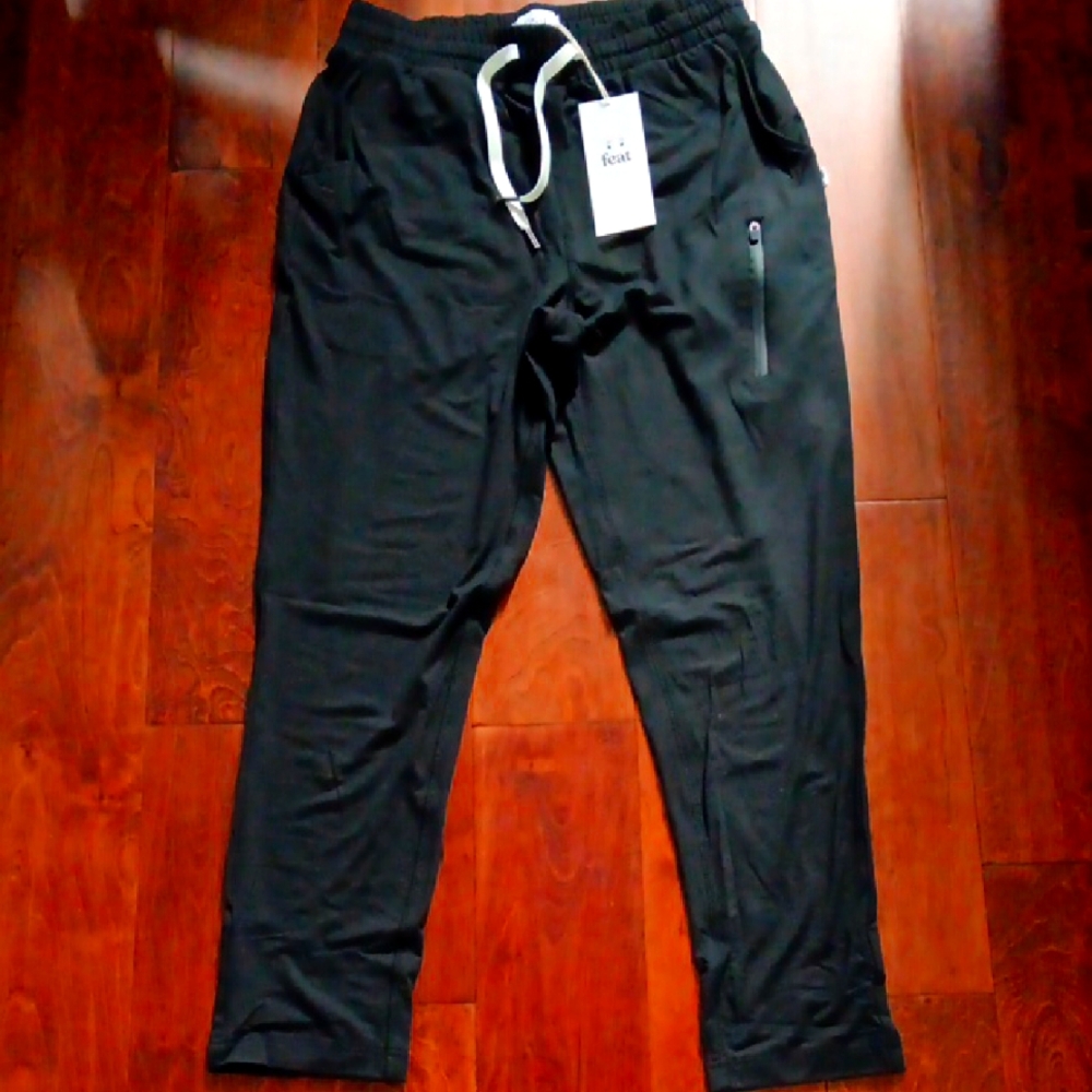 Feature Men's Jogger Pants Size Small NWT Black
